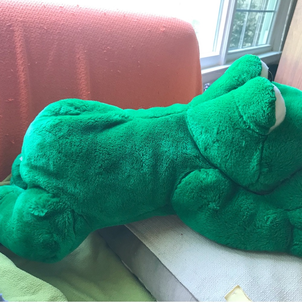 Bundle 3 for $10 fun big eyed green frog in EUC. - Picture 4 of 10